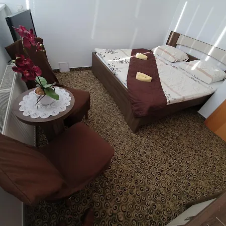 Novak بيت شباب نوفو ميستو